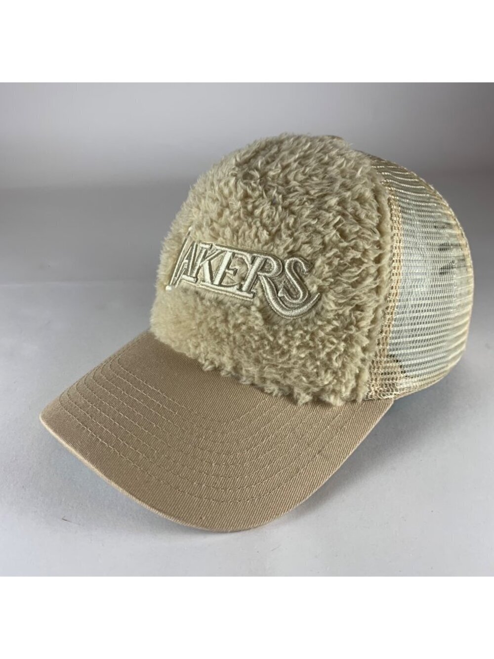 Los Angeles Lakers NBA Beige Mitchell & Ness Snapback Trucker Hat New